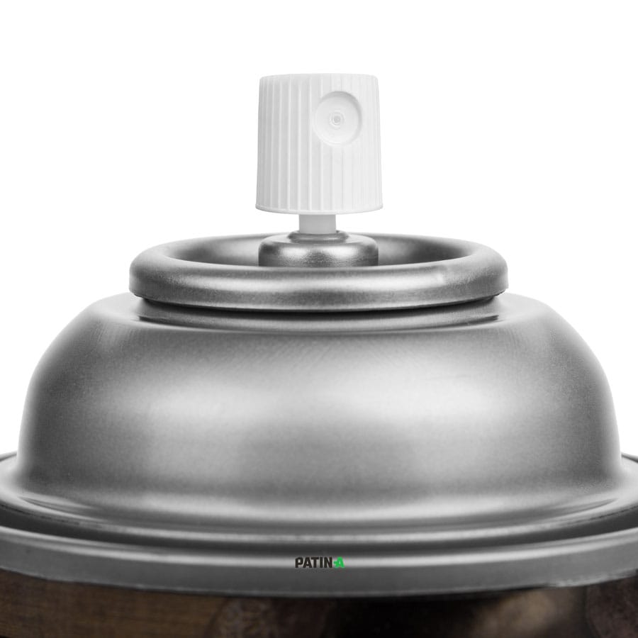 Fiebing's Saddle Lac is a clear, quick-drying lacquer finish that protects saddles from drying out and staining caused by the elements.