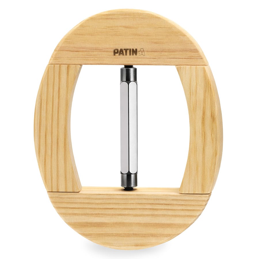 Ein Hutspanner ist das ideale Werkzeug, um Hüte aus Filz, Stoff oder Stroh um ein paar Millimeter bis hin zu einer Größe zu weiten, wenn sie zu eng sitzen.