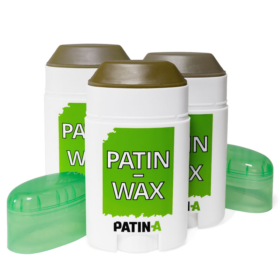 3 light-colored PATIN-WAX sticks for special patinations. PATIN-WAX is the perfect patina for properly soiling and ageing costumes.