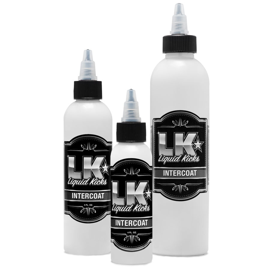 Liquid Kicks Intercoat ist ein wichtiges Produkt für alle, die mit mehreren Farben und Farbschichten arbeiten. LK Intercoat bildet einen unsichtbaren, transparenten Film (Zwischenbeschichtung), der chemische Reaktionen und Ausbluten zwischen Farbschichten