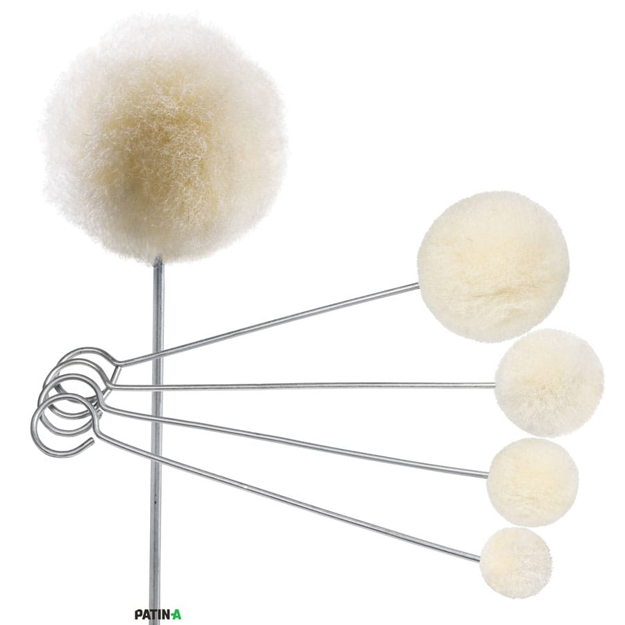 Le wool dauber est un pinceau-bâtonnet en laine pour l’application de teintures et finitions pour cuir.