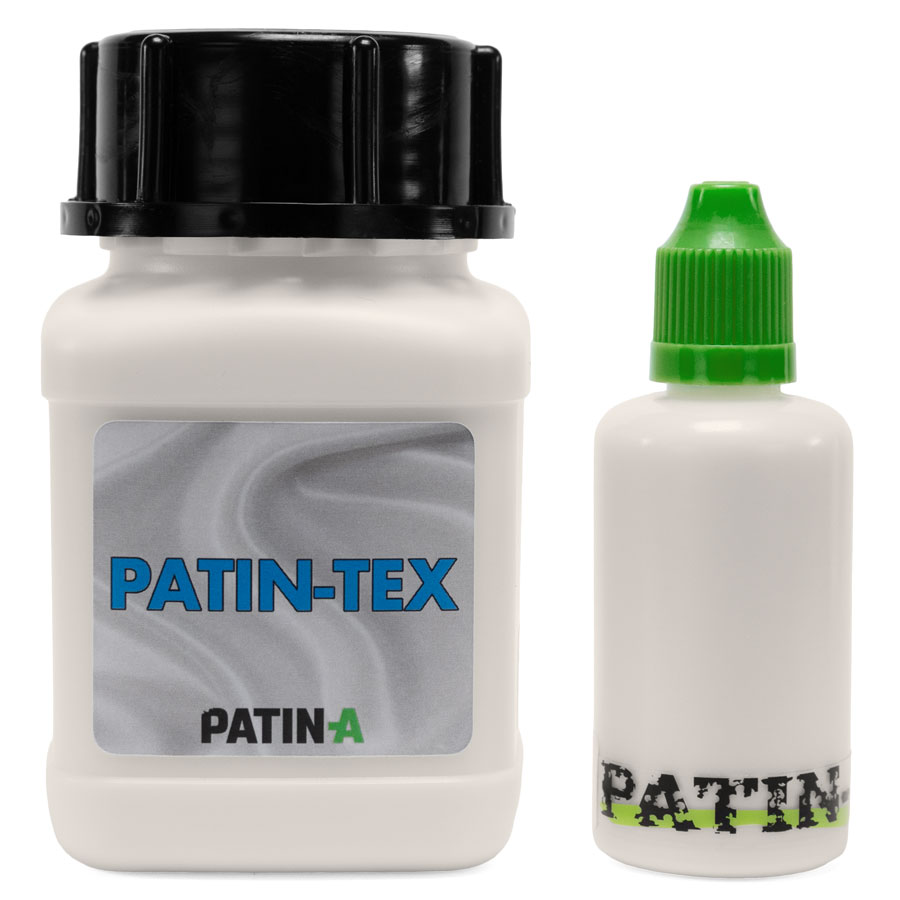 PATIN-TEX ist eine weiße Flüssigkeit, die nach der Anwendung zu einem beigen Film trocknet. Natürlich ist dieses Latex auch für feinste Patinierungen geeignet, da die handliche weiche Finelinerflasche punktgenau das Latex verteilt.