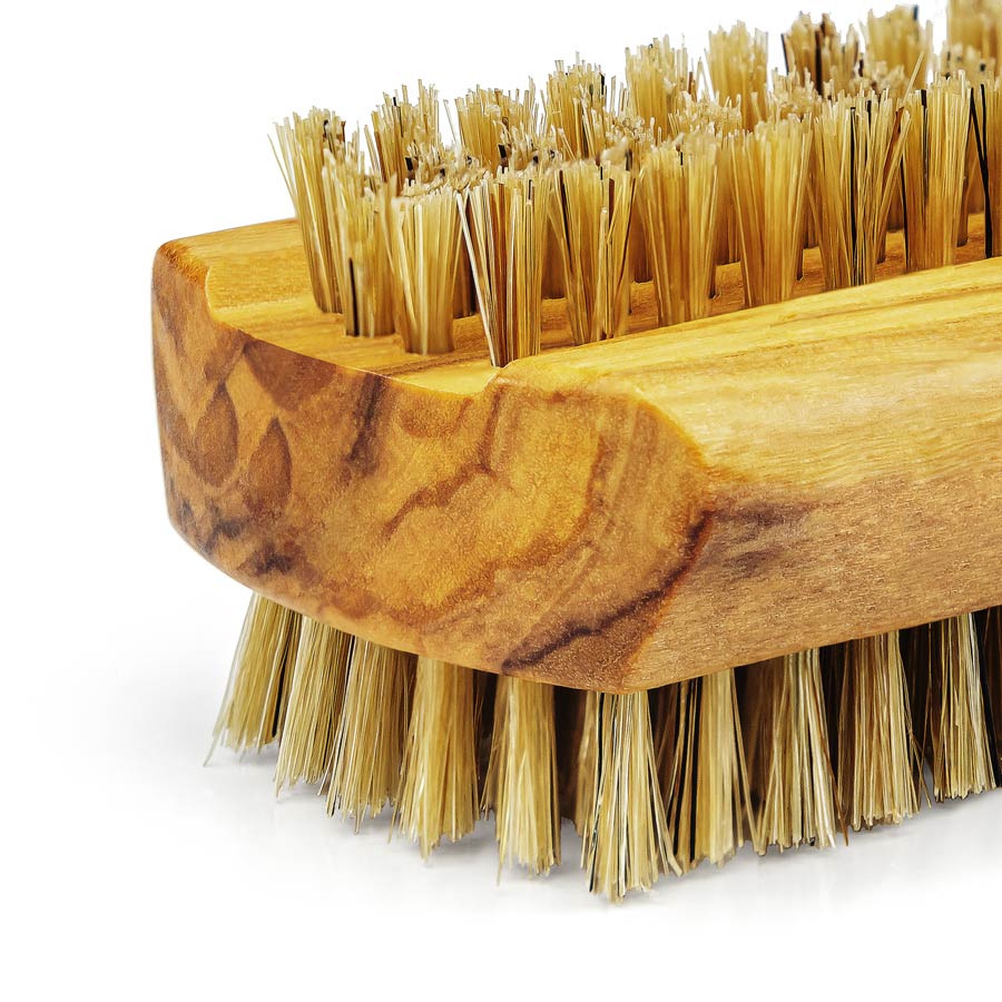 redecker-nagelbuerste-olivenholz-handwaschbuerste-detail