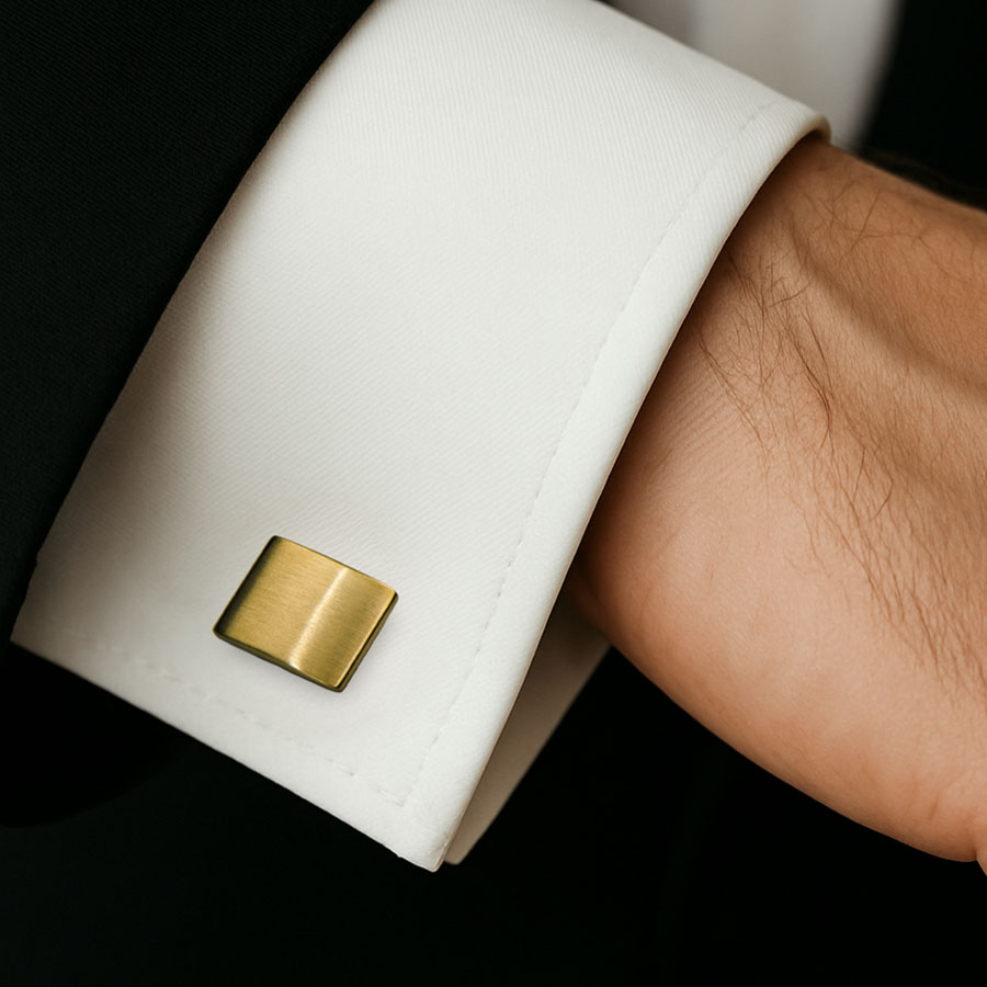 Manschetten-Knopf-mit-Hemd-Gold