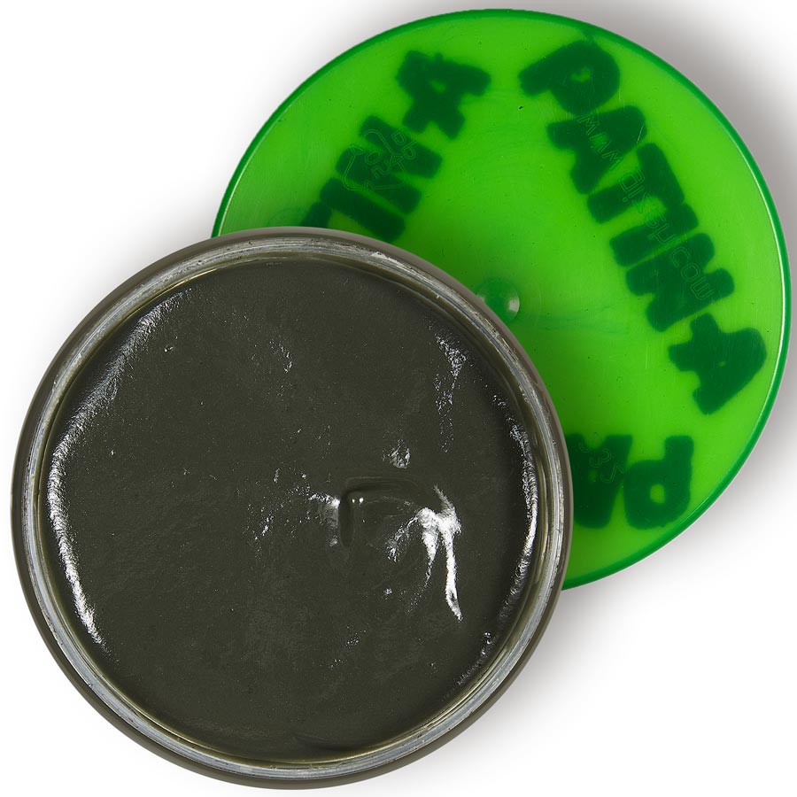 Patin-Paste Oliv ist für großflächige Kostümpatinierung geeignet und ist einfach & schnell anzuwenden.