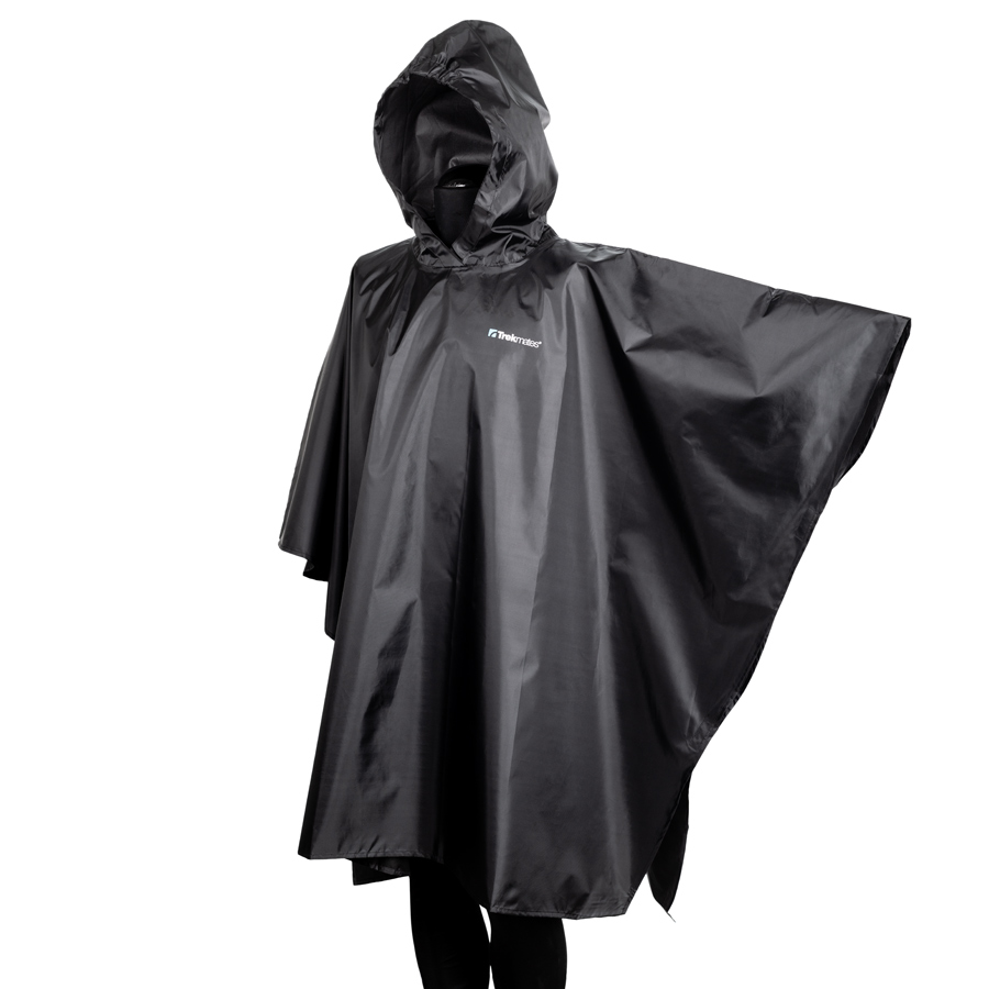 trekmates-poncho-schwarz-hand_900px