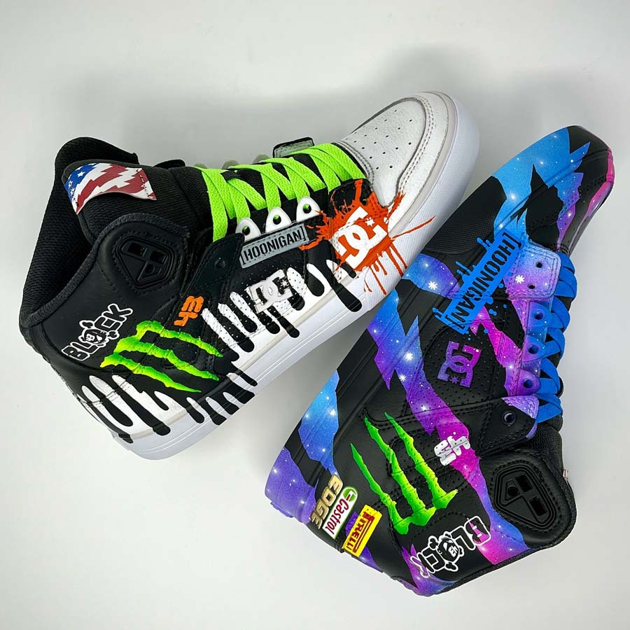 LK ACRYLKS ist die ultimative Farbe für Leder, Leinwand, Vinyl, Kunststoff, Metall, Papier, Holz und vieles mehr. LK ACRYLKS haben einen hohen Chroma-Wert und sind unglaublich gut mischbar. Künstler lieben die Leidenschaft, die LK in seine Produkte steckt