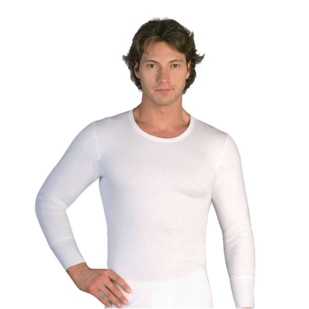 con-ta Langarmshirt ecru Mann trägt wollweißes Langarmshirt aus Angora-Baumwolle von con-ta