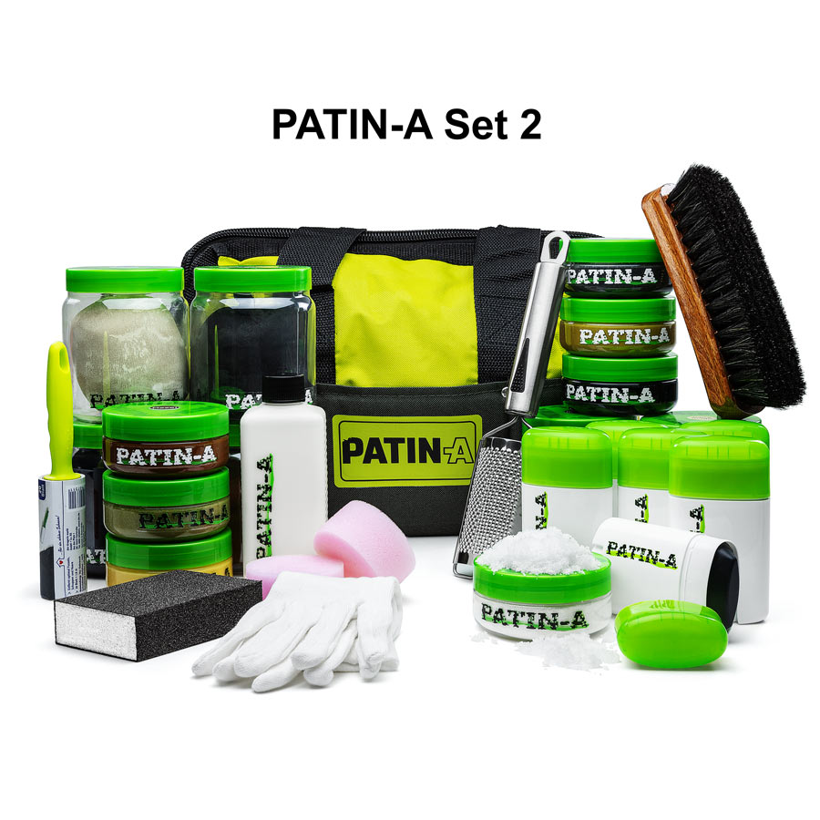 PATIN-A SET 2 Patinierset in Tasche Inhalt PATIN-A Set 2: Patinierprodukte, Reibe, Bürste, Schwämme und Handschuhe vor der Tasche