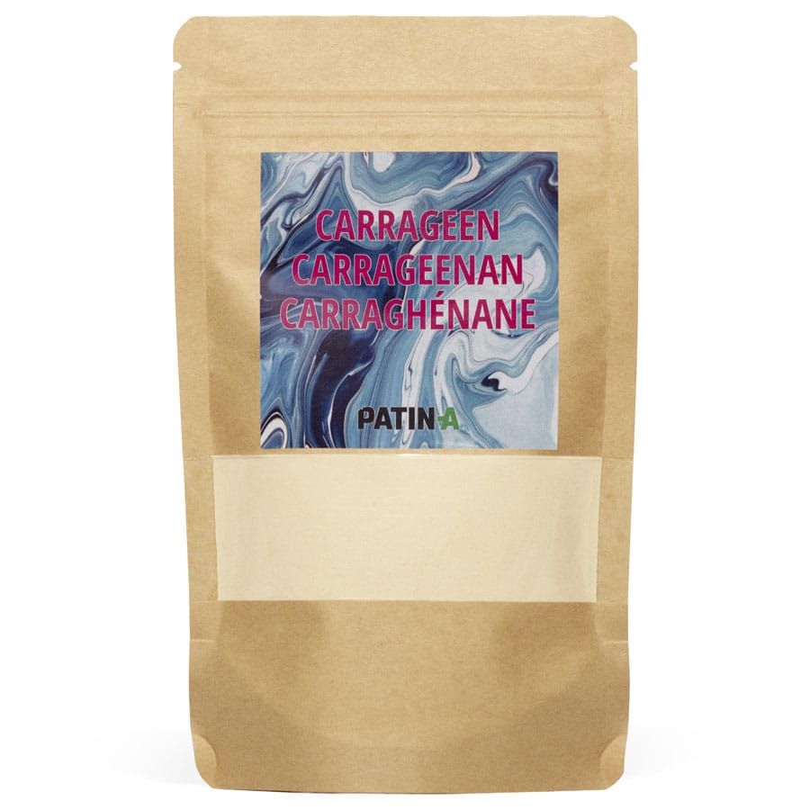 Carrageen ist ein natürliches, ungiftiges und sehr hilfreiches Verdickungsmittel um eine viskose Trägerflüssigkeit herzustellen mit der man Marmorierungen auf Papier, Stoffen oder porösen Oberflächen bringt. Es wird aus der roten Meeresalge hergestellt.