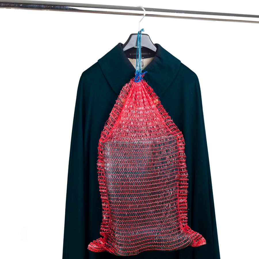 schuh-stiefelsack-an-einem-kleiderstander-hangen-2