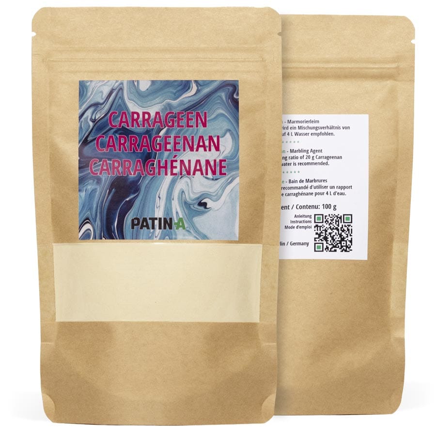 Carrageen ist ein natürliches, ungiftiges und sehr hilfreiches Verdickungsmittel um eine viskose Trägerflüssigkeit herzustellen mit der man Marmorierungen auf Papier, Stoffen oder porösen Oberflächen bringt. Es wird aus der roten Meeresalge hergestellt.