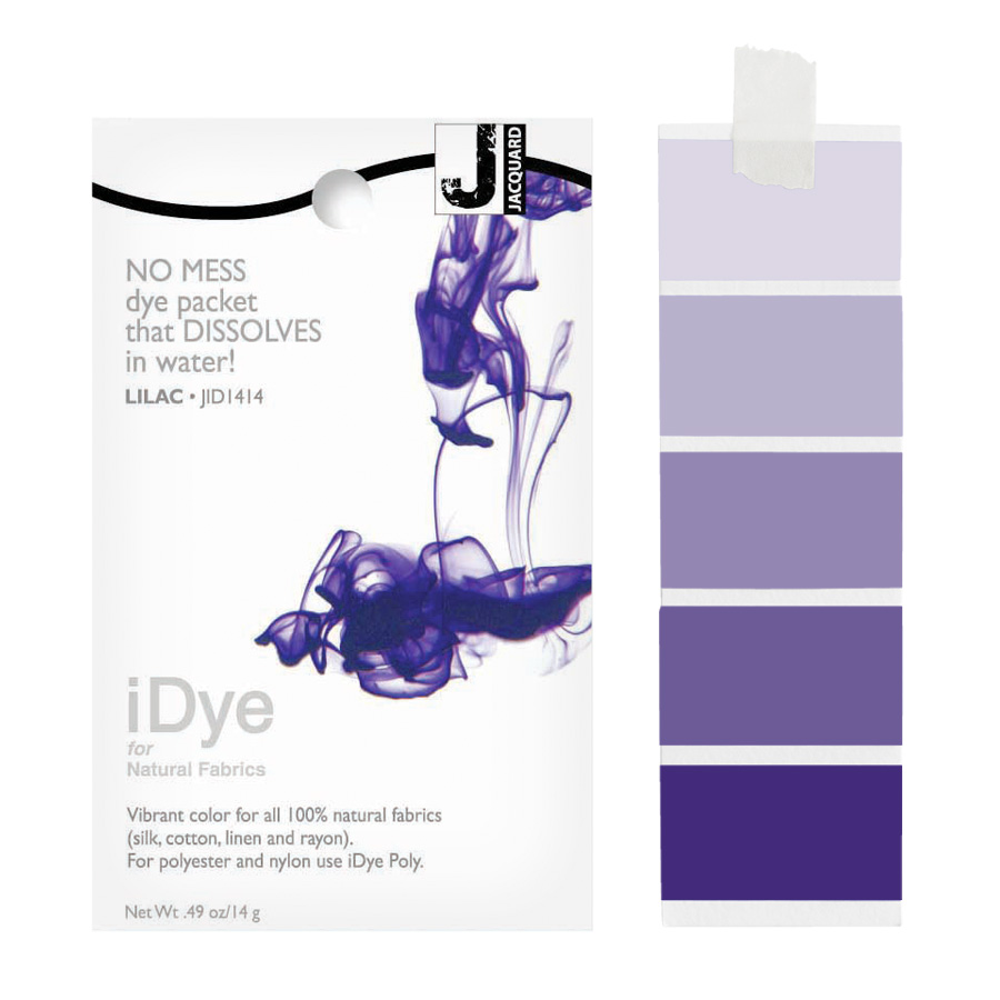 Jacquard iDye Natural 414 Lilac Packung Jacquard iDye Natural 414 Lilac mit sich lösender Farbe im Wasser und Farbmustern in Flieder