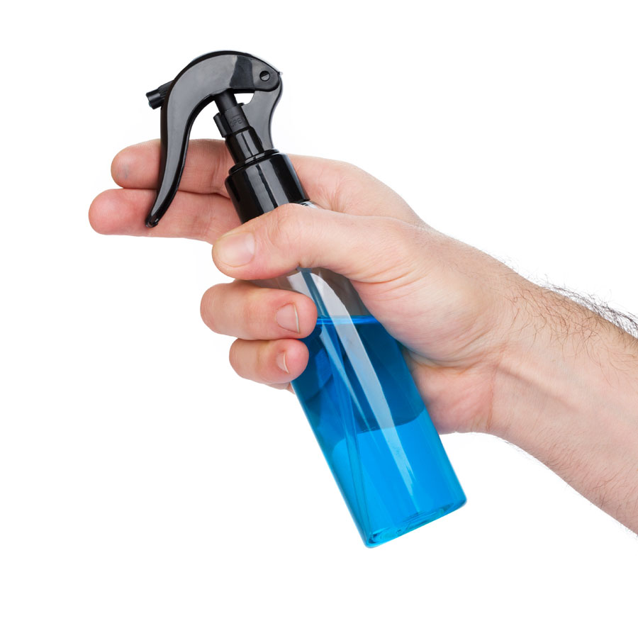 mini-spruehflasche-150ml-in-hand