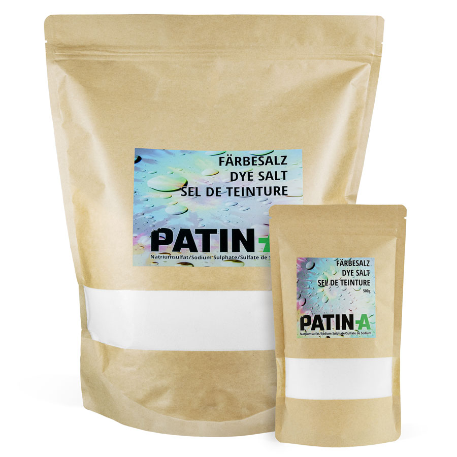 Das PATIN-A Spezialsalz für brillante Farbergebnisse beim Textilfärben in der Waschmaschine oder im Topf / Schüssel. Das extrafeine Färbesalz löst sich leicht auf und ist durch die Tütenverpackung (ZipLoc-Tüte) einfach zu dosieren.