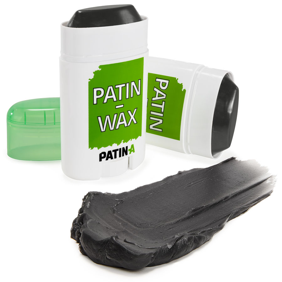 PATIN-WAX ist unser Patinierstick in einer Kunststoffdrehhülse. PATIN-WAX ist die perfekte Patina um Kostüme richtig zu verschmutzen und zu altern.