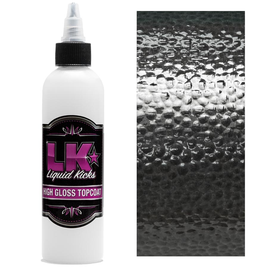 Liquid Kicks High Gloss Topcoat ist ein professioneller, hochelastischer, super hochglänzender Decklack. Das Besondere an dieser Schutzschicht ist, dass sie hochelastisch ist und nicht z.B. beim Tragen eines Schuhs reisst oder brüchig wird.