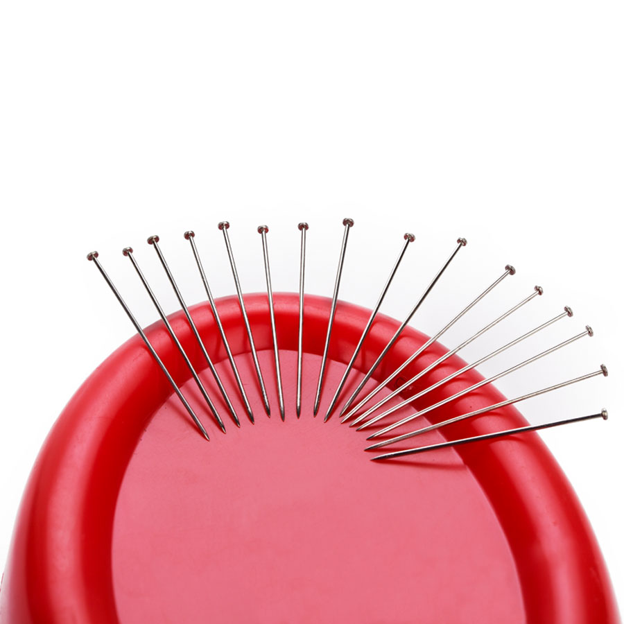 Magnetisches Nadelkissen - Makro mit Nadeln darauf