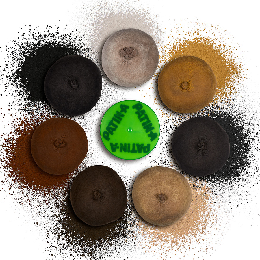 PATIN-POWDER-PACK powder pouches PATIN-POWDER-PACK: seven powder pouches in black, grey, brown, ochre and beige with scattered distressing powder
