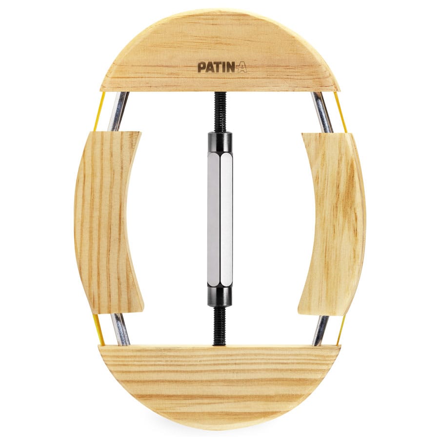 Ein Hutspanner ist das ideale Werkzeug, um Hüte aus Filz, Stoff oder Stroh um ein paar Millimeter bis hin zu einer Größe zu weiten, wenn sie zu eng sitzen.