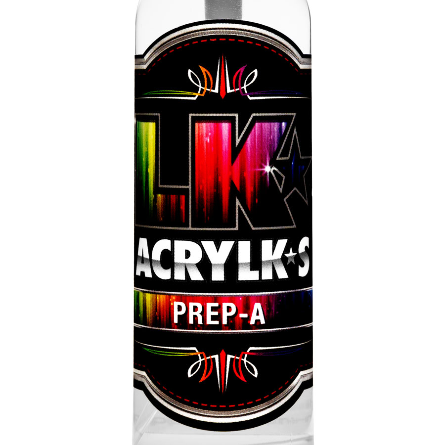 LK Acrylks Prep-A de Liquid Kicks est un mélange de solvants et de détergents agressifs pour éliminer efficacement l'huile, la cire, la graisse et le silicone des surfaces en cuir et en vinyle avant la mise en peinture.