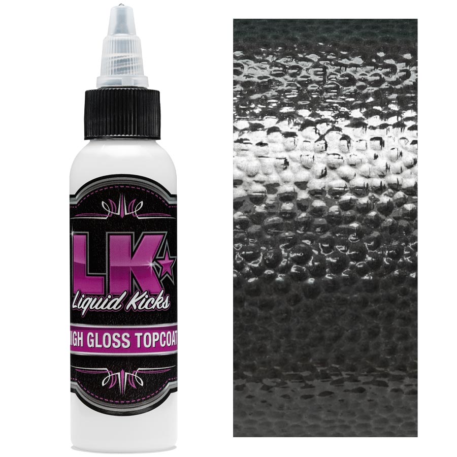 Liquid Kicks High Gloss Topcoat ist ein professioneller, hochelastischer, super hochglänzender Decklack. Das Besondere an dieser Schutzschicht ist, dass sie hochelastisch ist und nicht z.B. beim Tragen eines Schuhs reisst oder brüchig wird.