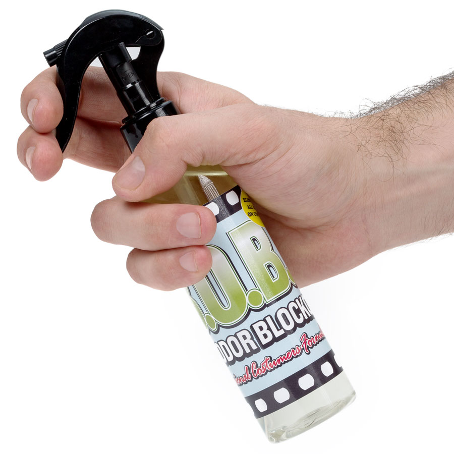 BOB-150ml-Flasche-in-einer-Hand
